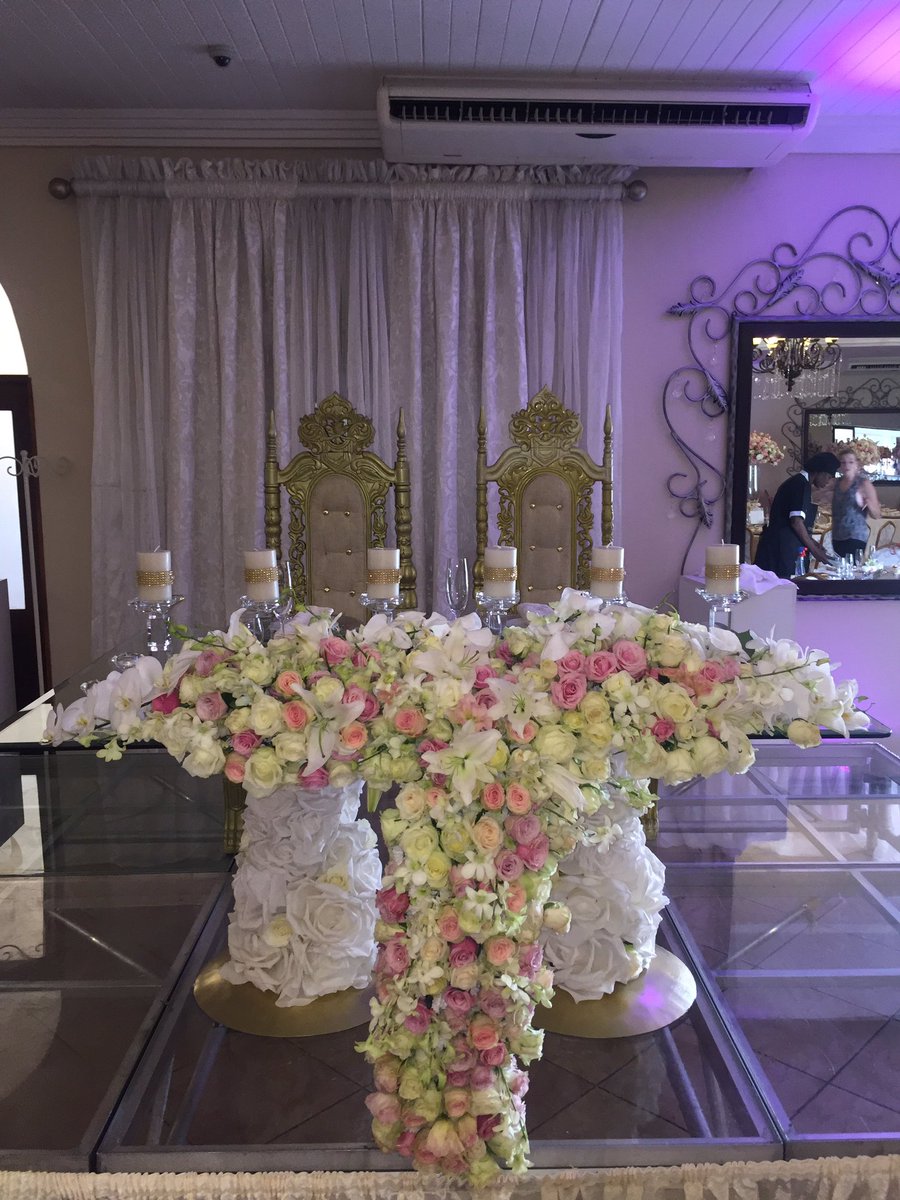 lavendulla8's tweet image. Do you love this main table runner? #Lavendulla #wedding #maintable #tablerunner #flowers #beautiful #bedifferent