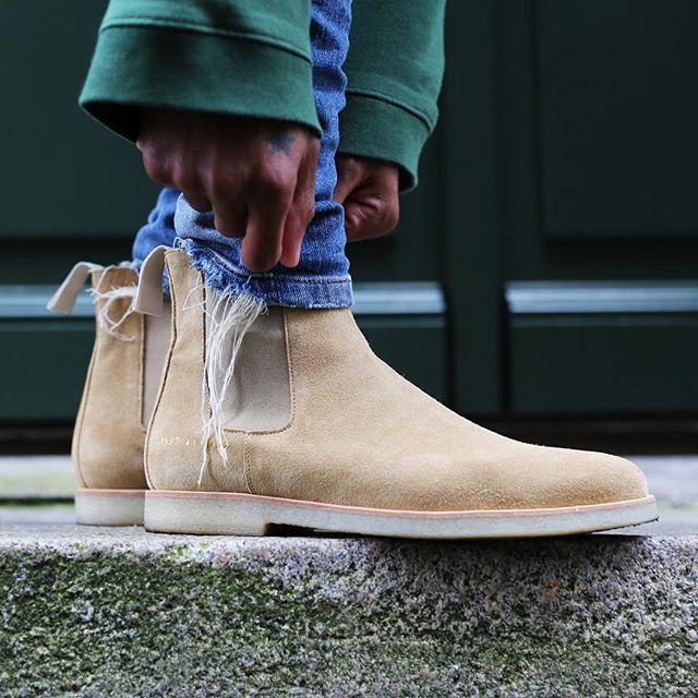 The Common Projects Suede Chelsea Boot "Khaki" restocked via Mr. Porter 

Link -> bit.ly/1YoiLti