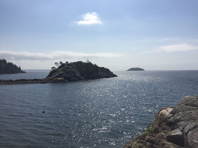 Stepoutsideadv's tweet photo. Now offering a new #Whytecliff  #Lighthouse, and #Capilano Park Tour. Pickup in #Vancouver. https://t.co/GzrUTWB9OK https://t.co/IvNT2kVWhW