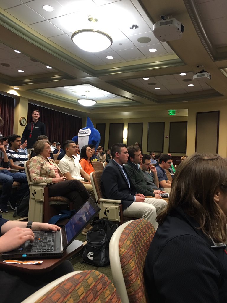 lerickson's tweet photo. Sharky herding entrepreneurs. #iststartup https://t.co/jySMn3Faml