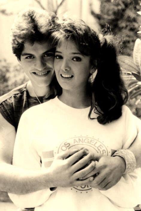 cinemexicanotv's tweet photo. #AdelaNoriega y #ErnestoLaGuardia en la #telenovela #Quinceañera grabada en 1987 https://t.co/3T1fU3kCnG