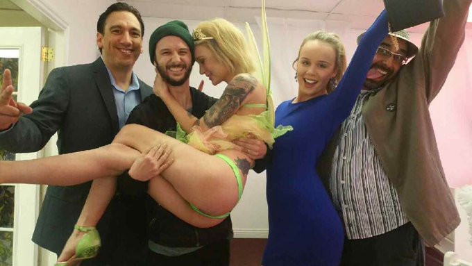 I got married as a slutty tinker bell, sorry not sorry dad. https://t.co/XsRGt8YrIm<a href="/tag/kotasky"class="tags"><span>#kotasky</span></a><a href="/tag/dakotaskye"class="tags"><span>#dakotaskye</span></a><a href="/tag/daddyskitten"class="tags"><span>#daddyskitten</span></a>