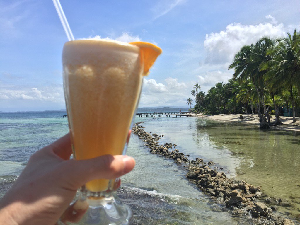 JoshuaMedcalf's tweet photo. Cheers! #panama #azulparadise #bibis https://t.co/NkXRHVZ1AW