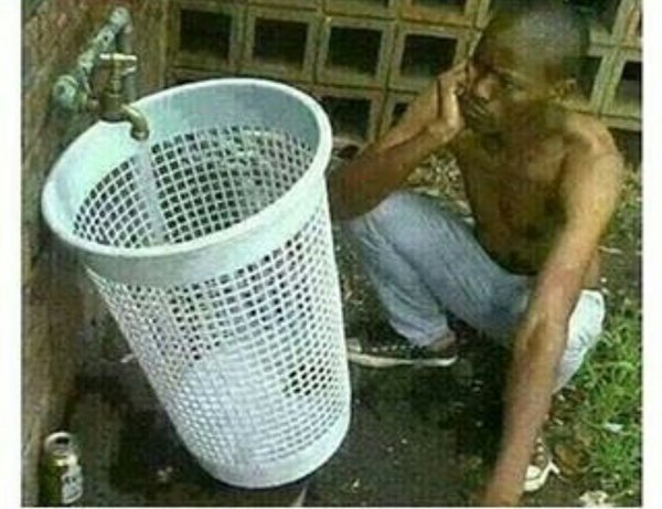 LS_AM_'s tweet image. *yo tratando de ahorrar plata*
-
-
-...