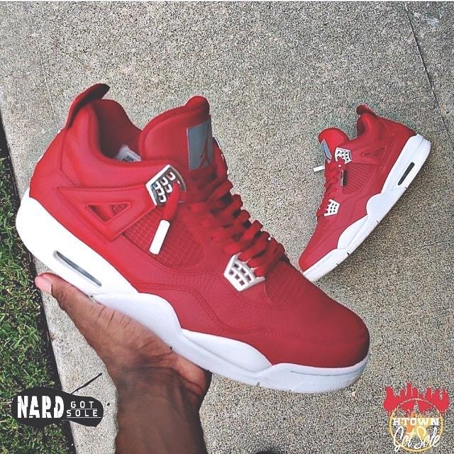 NikeJadore's tweet photo. Cop or drop?? #airjordans #kicks #kickstagram #kicks4eva #kicksoftheday #instakicks #newki… https://t.co/PWvRo1J4QF https://t.co/ozVRAa4yIH