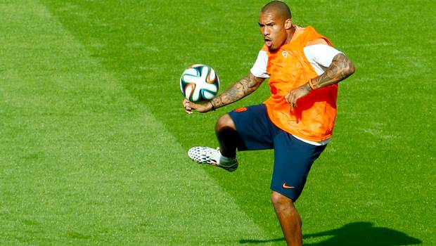 24HorasTVN's tweet photo. VIDEO| ¡Terrible! La patada criminal de Nigel de Jong en la MLS → https://t.co/2CjuMSgypK https://t.co/PCTexhLpSp