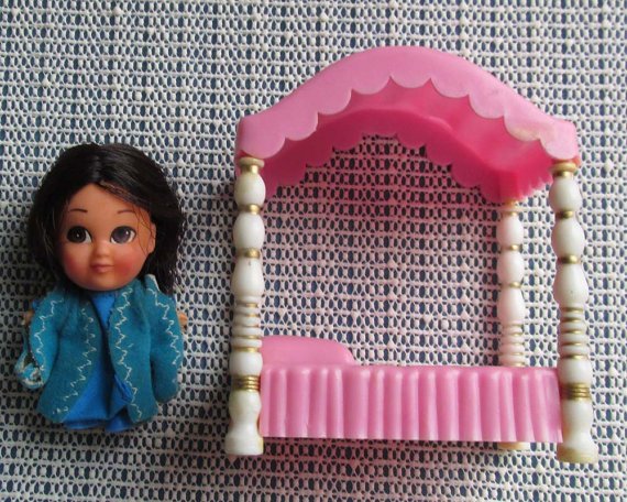 OldShedVintage's tweet photo. ββ Sleeping Beauty has been awake since 1967. #CatchSomeZzzz #Vintage #Doll https://t.co/ruvWn0RZxj https://t.co/zcFpNM0GDR