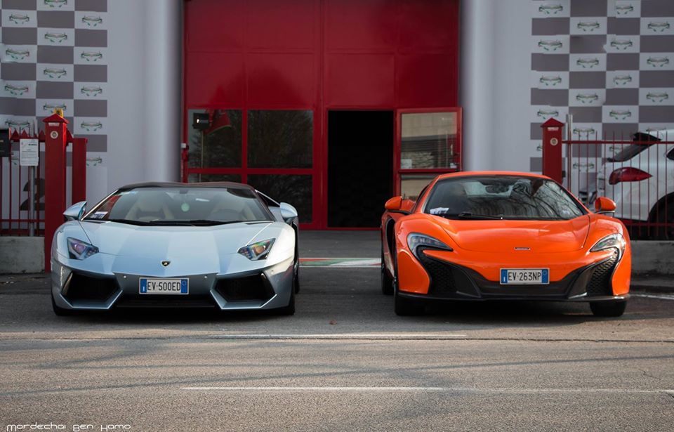 Carfluence's tweet photo. Retweet for left, Like for right  https://t.co/PTfX52MszO