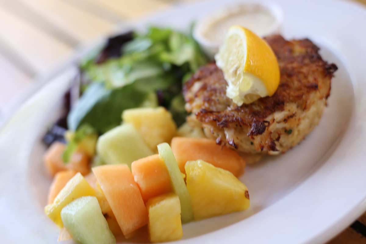 howleyswpb's tweet image. Give this a good ole' LIKE if you are hungry for some yummy Crab Cakes! We've got em fresh!

#howleyswpb