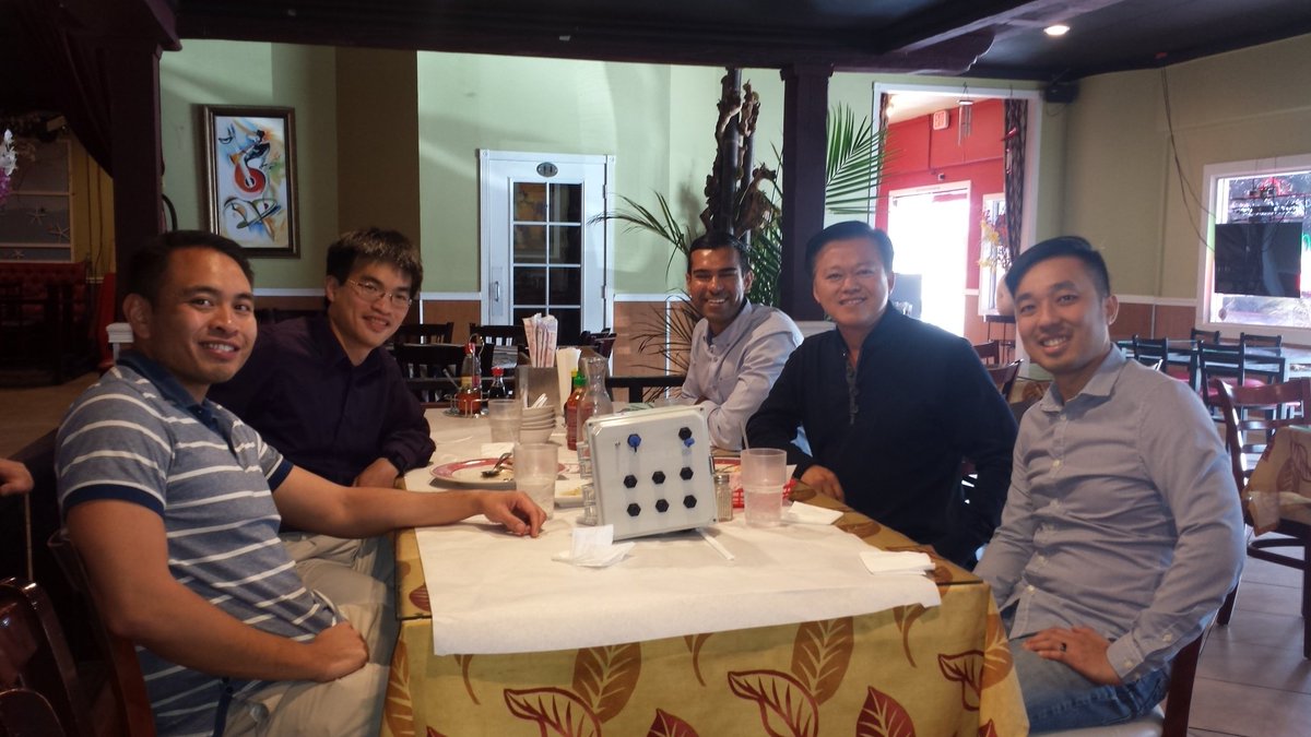 AthenaPower1's tweet photo. Great lunch meeting with Southern California Edison (SCE) today. Excited to be working with such a great team! https://t.co/8isotjtDjK