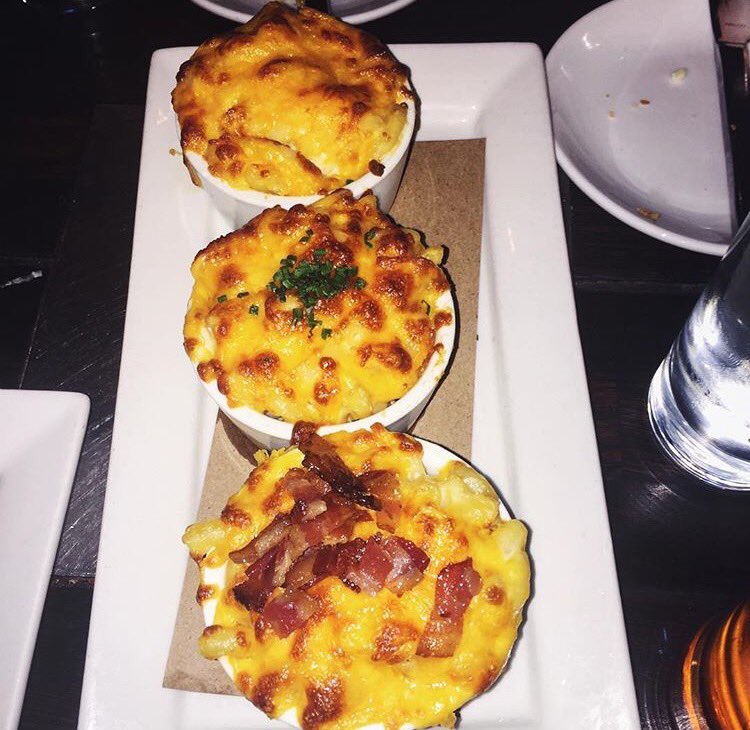FLYYYTA's tweet photo. Lunchtime Bacon Mac n Cheese π₯π₯π₯ #GoodEats #SpecialClothAlert #DNBOE #DNB https://t.co/OtYtinRShy