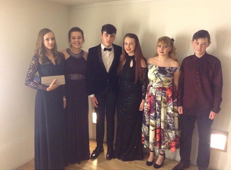 PositivityMan__'s tweet photo. Group Photo before the awards @CastFF #IAmMe https://t.co/LBdq63a3dZ