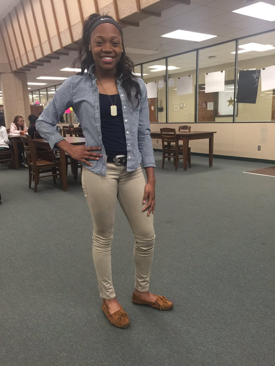 KoreyMae's tweet photo. just another day in the Library💋❣ https://t.co/I40WD0FkuU