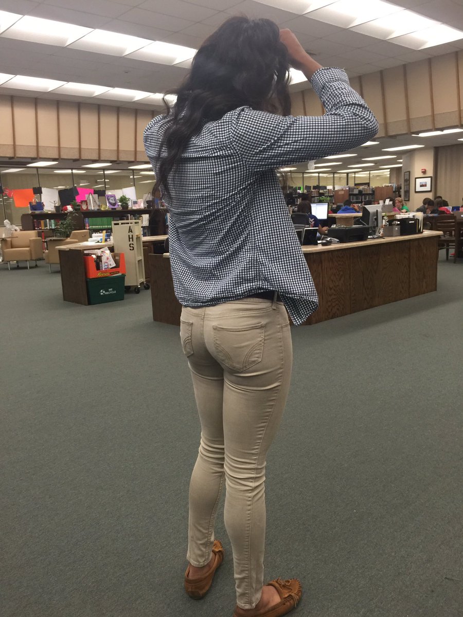 KoreyMae's tweet photo. just another day in the Library💋❣ https://t.co/I40WD0FkuU