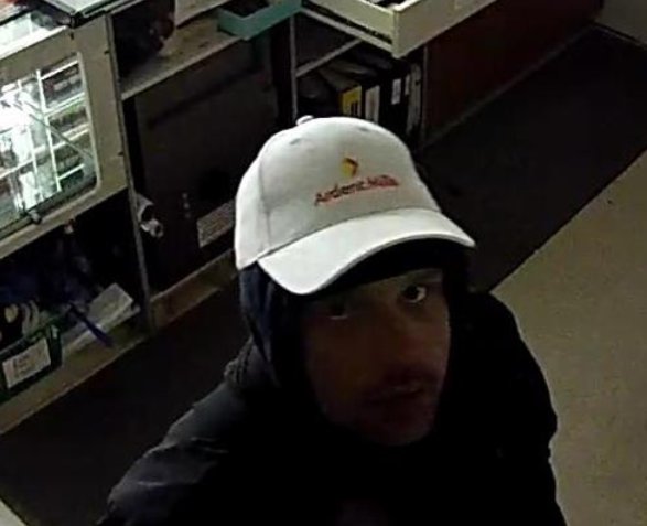 rdnewsNOW's tweet photo. #RedDeer Mounties Seek Downtown Co-op Robber --> https://t.co/kACcsi0gr4 https://t.co/eo98yjw1U7