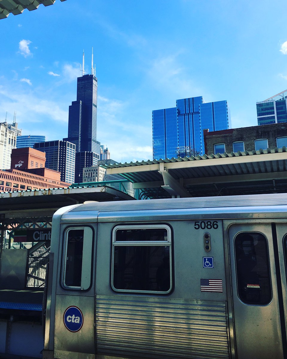 MayhemReplay's tweet photo. West Loop #DowntownArea #Chicago #WindyCity #Spring #April #Skyscrapers #BlueSky #NewJob https://t.co/28eoz3zNfj