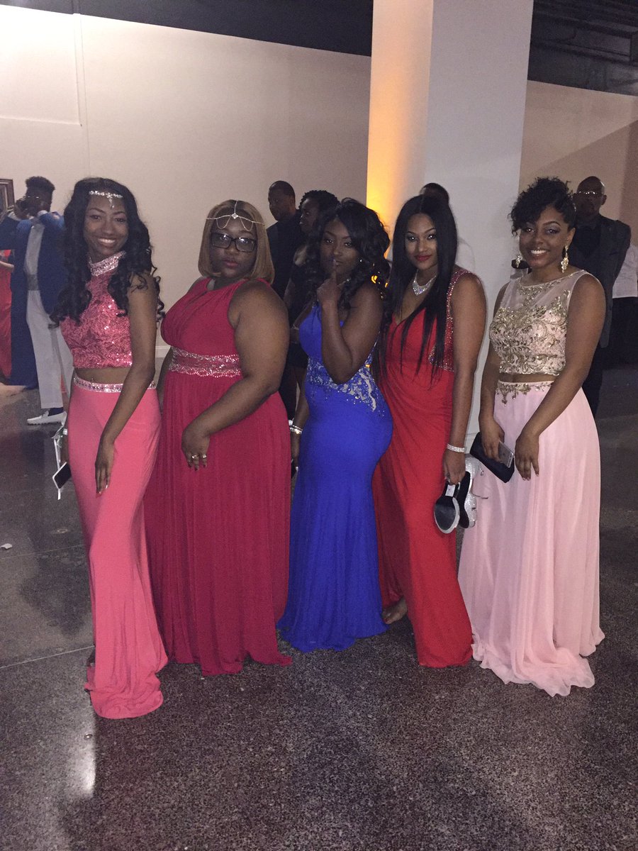 minyada_1027's tweet photo. #GripDRIP #GHSProm #Prom2k16 https://t.co/Xpxud9p6Yp