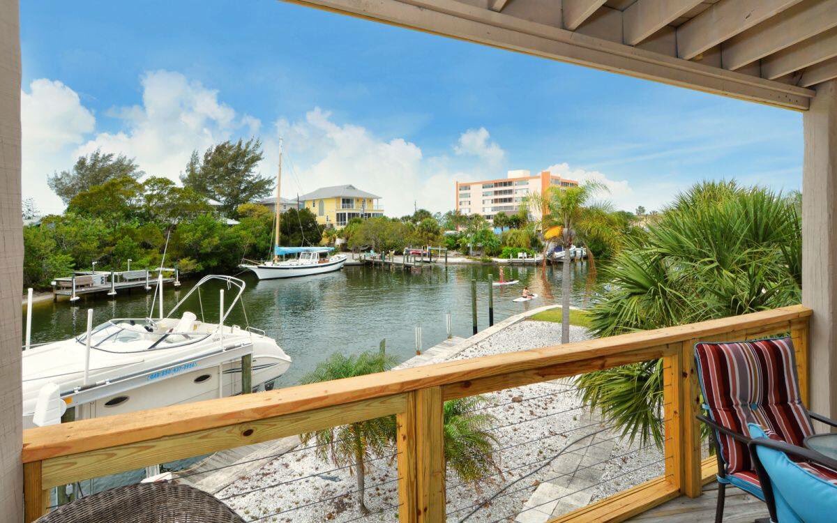 KellyGettelCo's tweet photo. #siestakey #waterfront #Townhouse #forsale #sarasota https://t.co/3ZprMXuJNz