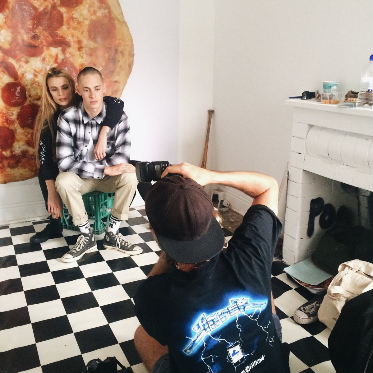 GeneralPants_'s tweet photo. Just a little slice of what @insight_oz has got comin’ up for ya! #behindthescenes #bts #insightoz #insight51 #pizza https://t.co/QMTYvEVY9d