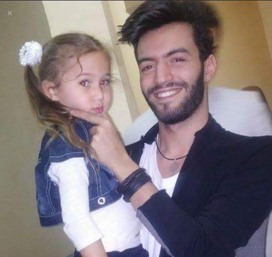 Kheloud8's tweet photo. @AnisBourahla1 
انيسو مع اصغر فانز #رحلاويه https://t.co/V84qlDCnSG
