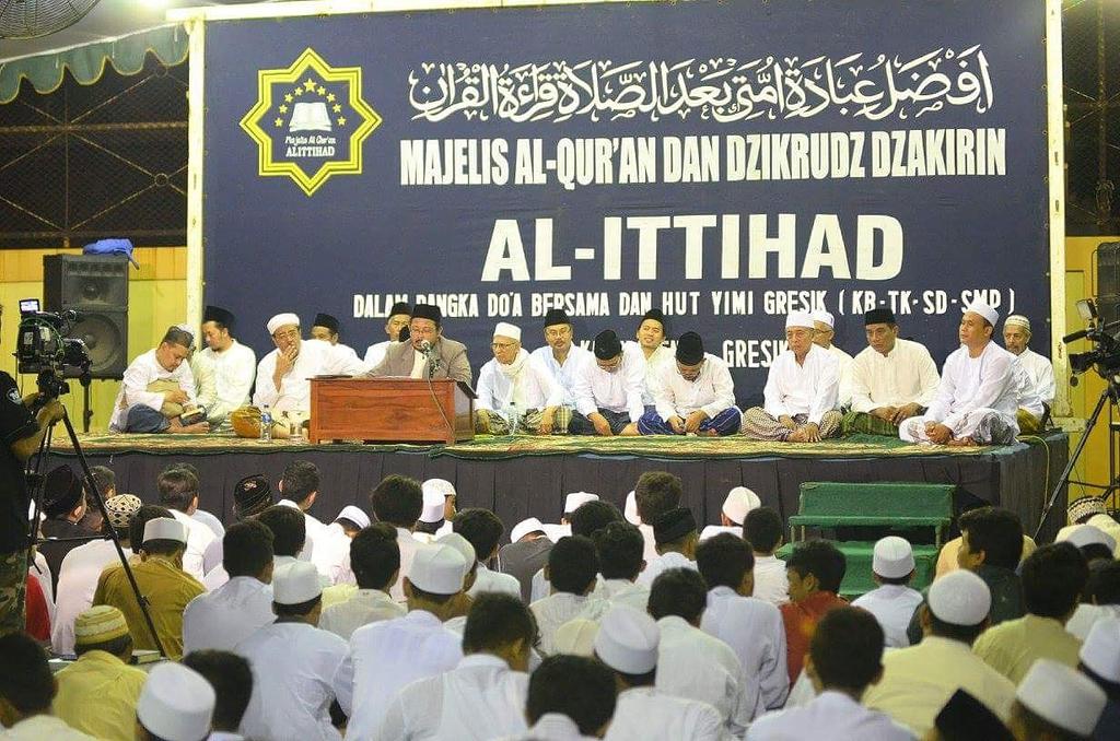 Majelis Al Qur'an &amp; Dzikrudz Dzakirin

HUT YIMI
InsyaAllah ditayangkan di <a href="/TV9NUsantara/">TV9 NUsantara</a> pada 17/04/2016.  <a href="/KabGresik/">Gresik</a>
