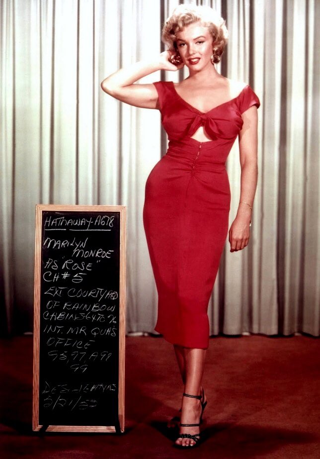 ifxckwithmakeup's tweet photo. 10. MARILYN MONROE 😍😍 love her vintage style, she's so beautiful ❤️ https://t.co/seG4s38FMa