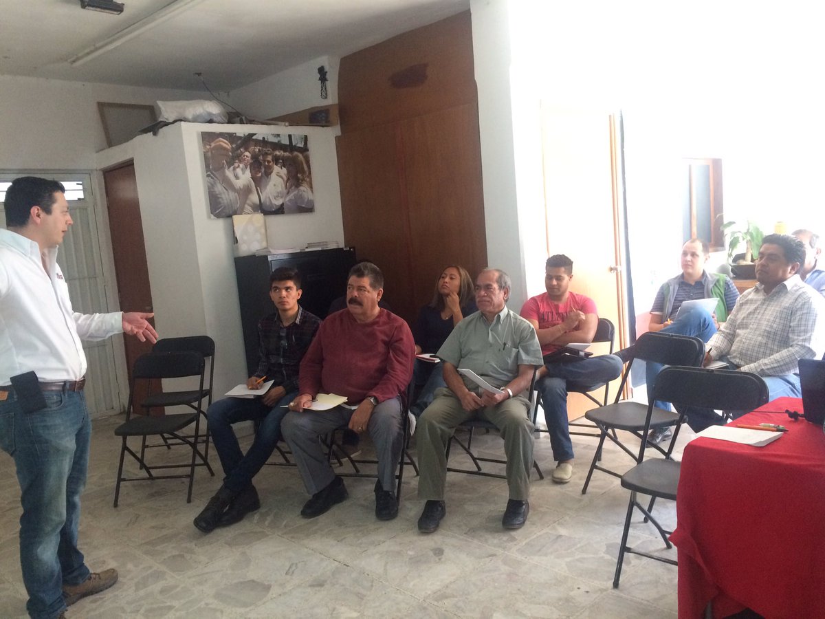 icadep_leon_gto's tweet photo. Capacitación de Documentos Básicos con el VI Distrito Local 👍🏿 https://t.co/Bb18Iqcxw6
