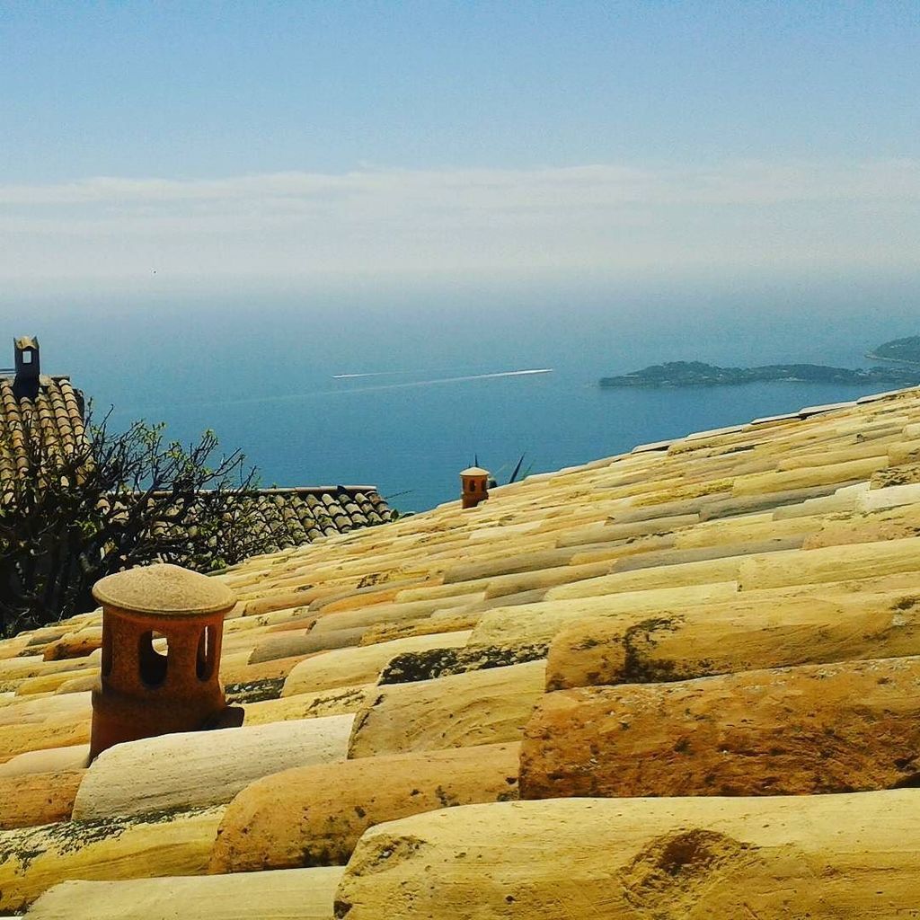 abroad_me's tweet image. Ready to fall. 
#readytofall#riseagainst

#clarendon #complementarycolours #cotedazur#erasmuslife#rooftop#frenchriv…