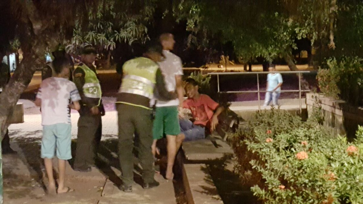 PoliciaMonteria's tweet photo. Unidades CAI Galilea, plan de registro y antecedentes a personas, por una #MonteríaSegura #MiParqueSeguro https://t.co/YclR659MpD
