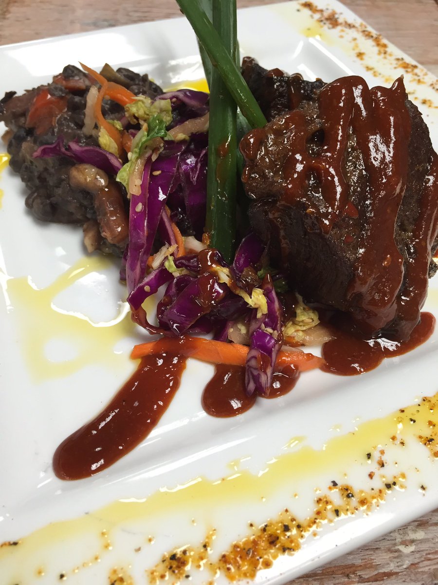 Tonight's special at #knkbeachgalley braised short ribs with special #bbqsauce #asiancoleslaw &amp;bbq bacon beans