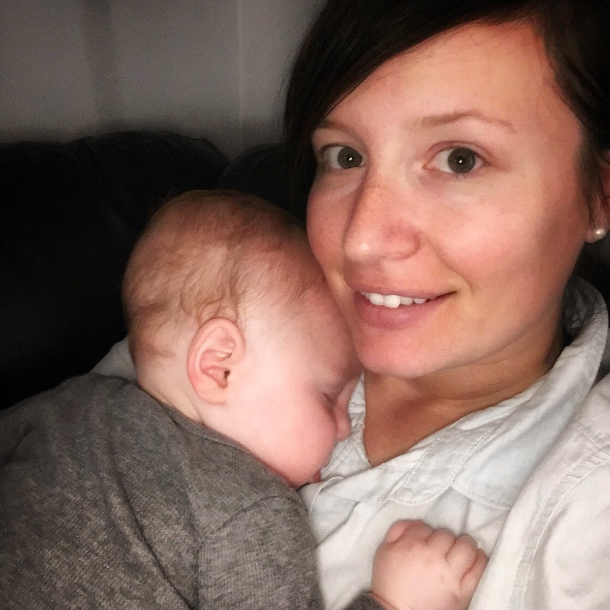 SavvySleever's tweet photo. Snuggles are necessary after this stressful day #newmom #fitmom #sweatpink #nomakeupmonday https://t.co/r193bZHRUZ