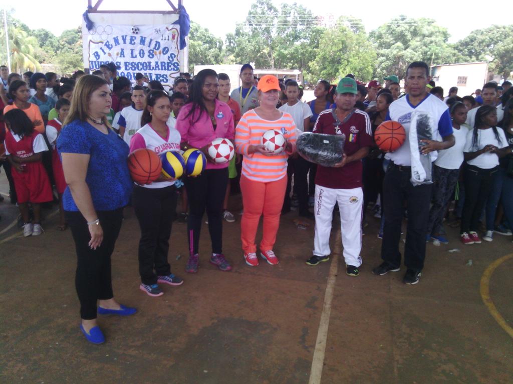 EduFisicBolivar's tweet photo. @EducacionSEDBol@de_efd@briqui05  Inauguración XVIII Juegos Deportivos Fase Municipal Sucre estado Bolívar https://t.co/I5pXSP6nlL