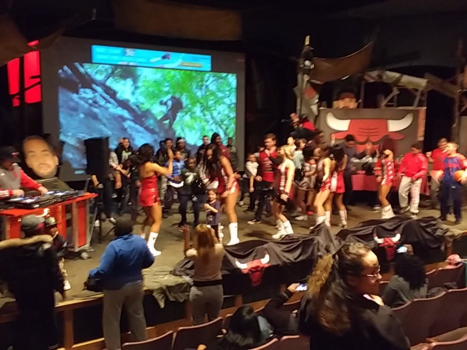 MattSudman's tweet photo. Da Bulls are getting the crowd moving tonight! #RoweHoops https://t.co/fiwSV1TBQO