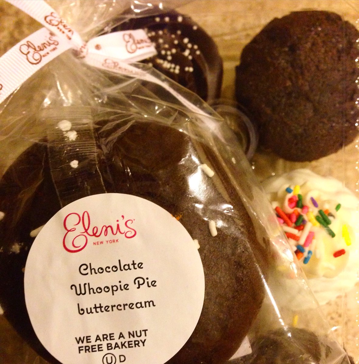 AllergicEmily's tweet photo. Oh how I love @ElenisCookies #nutallergy #nutfree #getinmytummy https://t.co/AiV9pCDUVB