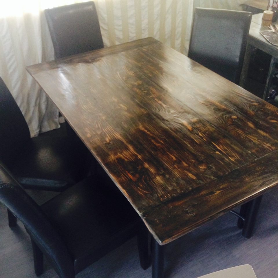 Rustic_Cowboy's tweet photo. Beautiful barnwood table for sale, seats 6. https://t.co/fKp5qXMfdi #updateyourkitchen #interiordesign #buylocal https://t.co/zRGSa5eV1h