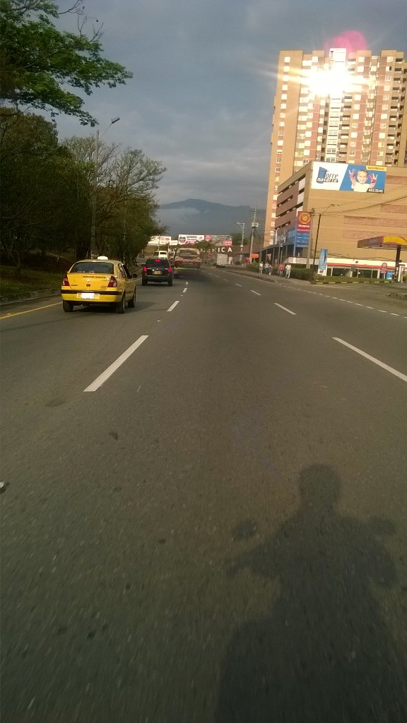 fran32388's tweet photo. @sttmed es tanta la contaminación que echa este carro que la placa no se ve.... La placa es TPV-248 https://t.co/0gBu0LhOgQ