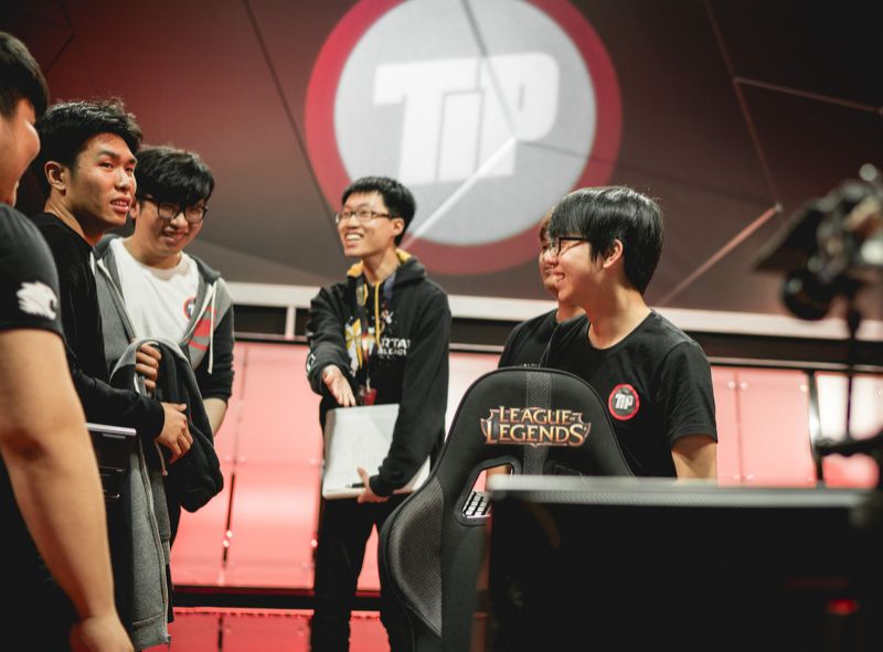 Yahoo Esports tweet media