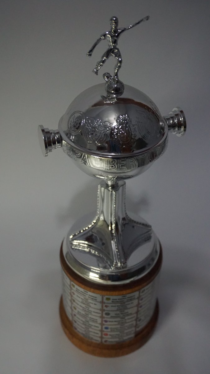 ¡Se va la segunda Copa Libertadores! ¡Seguí a <a href="/ArtEliana/">Eliana Pantano</a> + <a href="/PasionSeleccion/">Selección Argentina ⭐️⭐️⭐️</a> y hacé RT para participar! Ganador: 31/4