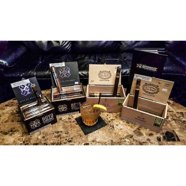 8EightyEight's tweet photo. •DRINKS AND STOGIES•
Cigar of the Week: Hoyo de Monterrey
Aprils Drink of the Month: Chowhound
#8Eightyeight https://t.co/1LhiCfTtvj