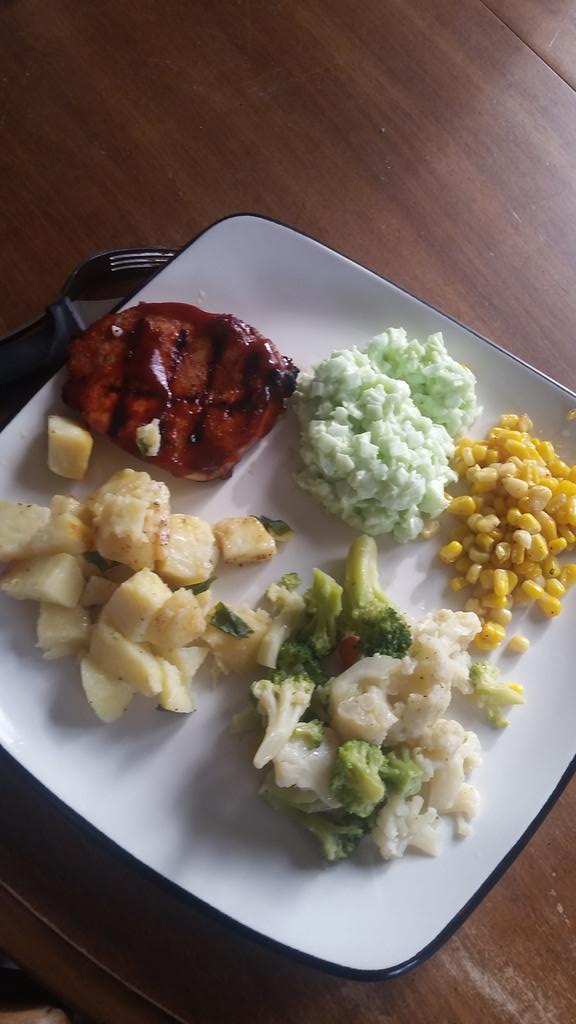 DMArmstrong86's tweet photo. Hubs #grilled tonight . 

I prepared everything, set the table and cleaned up but he cooked the meat so😜#BBQ #spouse https://t.co/RuvgIPJfiB