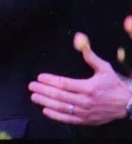 poeticbooks's tweet photo. SE TEM UMA COISA QUE É LINDA ESSA COISA É O ANEL DE CASAMENTO DE ANASTASIA STEELE E CHRISTIAN GREY https://t.co/muxjPMvM9J