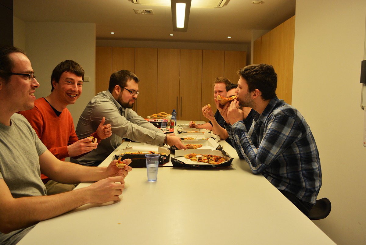 Axxes_IT's tweet image. Het leven van een #development Ninja: #angular1 masterclasses van @Sh33dafi & food!