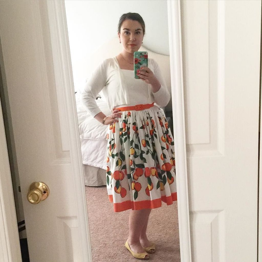 Some days you just have to dress like Donna Reed. #50shousewife ift.tt/1Wo5mTe