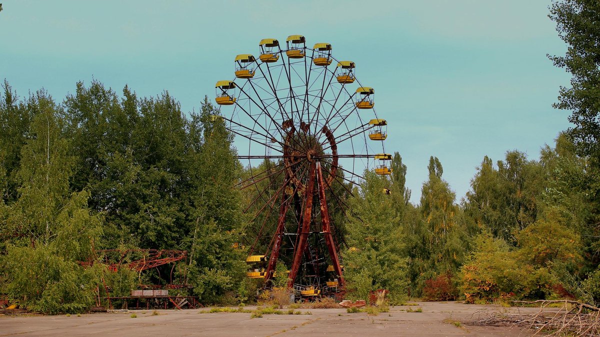 Bright's tweet image. Het is 30 jaar na de kernramp bij #Tsjernobyl. Kijk de spookstad in #360graden in deze video bright.nl/vr-van-de-week…