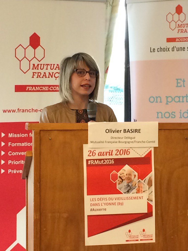 SandyRadel's tweet photo. Sabrina Joly, juriste @MutBourgogne analyse la #LoiASV - 101 articles dans la bonne humeur #Rmut2016 #Auxerre https://t.co/4TIIdHT717