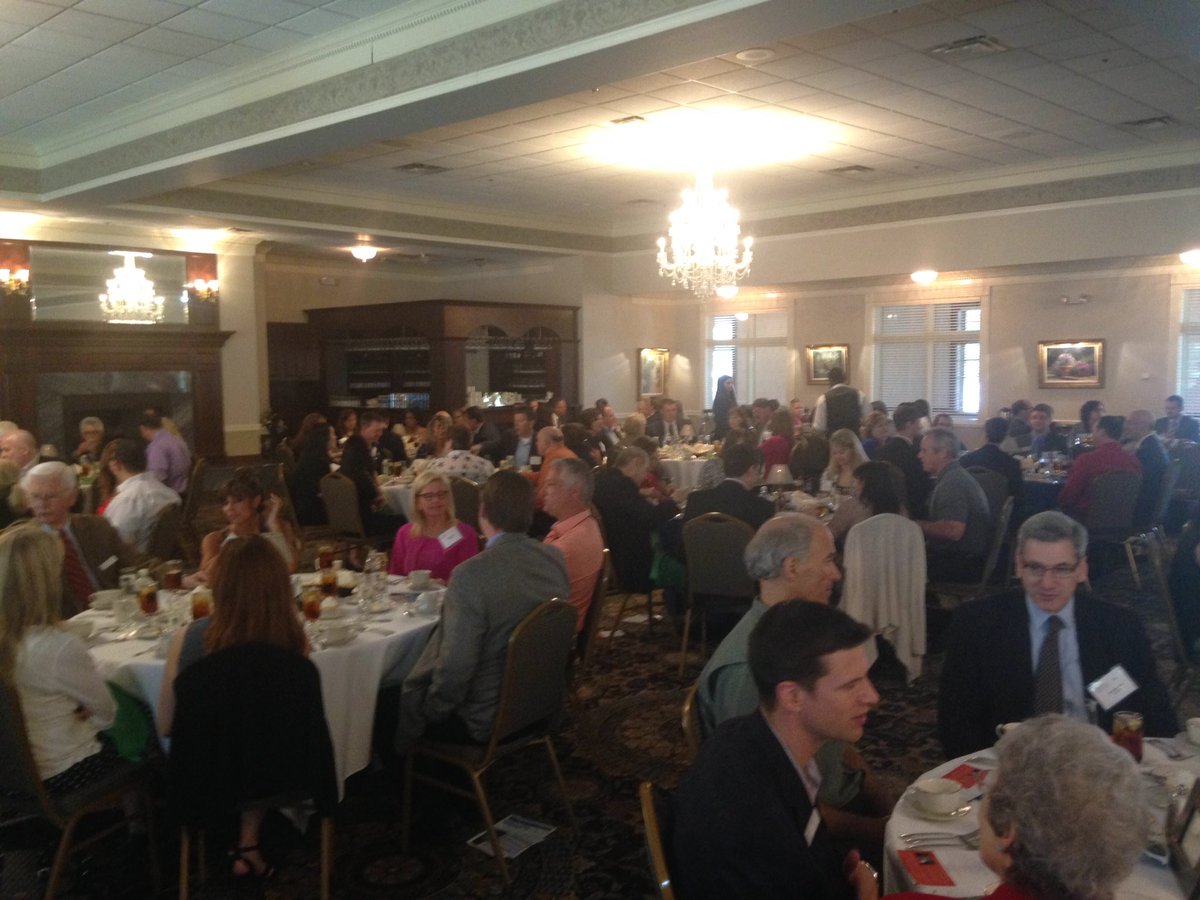eschwartzberg's tweet photo. Full house at Manor House for @madechamber luncheon. @cincinnatizoo show soon from Thane Maynard. #experiencesmade https://t.co/odAcQlHK4u