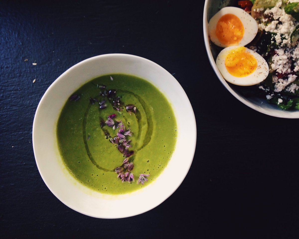 asparagus and white bean soup today for lunch 👏🏼