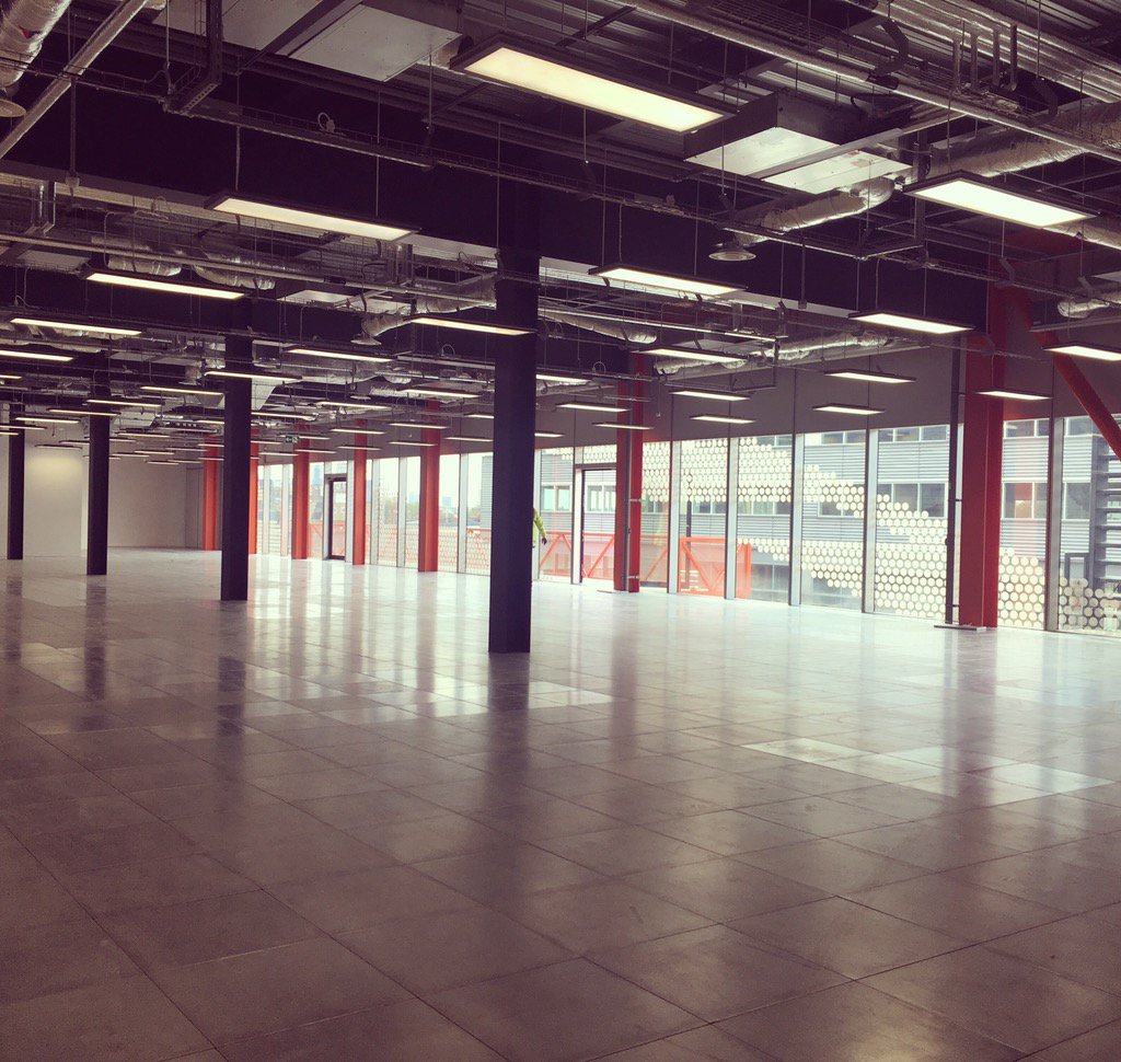 NatalieLelliott's tweet photo. Previewed the amazing #spaces @HereEast today followed by an inspiring talk by @iRowan on how #tech is changing #CRE https://t.co/rTst4XkfR1