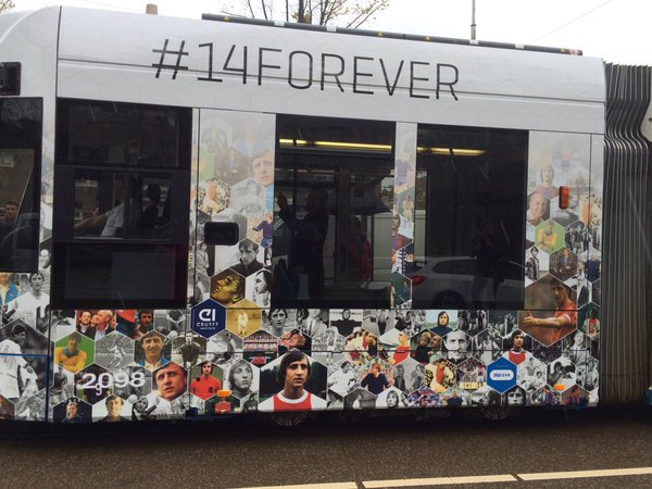 JOHAN CRUIJFF TRAMLIJN in gebruik genomen! #RETWEET! Als je dit een mooi gebaar vindt! #Cruijff #tramlijn14