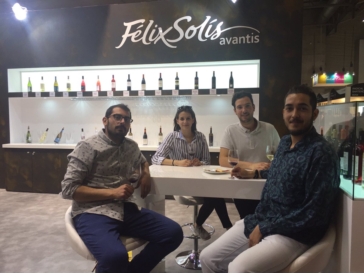 LuisNavarron_II's tweet photo. Muchas gracias a @felixsolisgrupo en @Alimentaria https://t.co/AYEPOBB3Gl